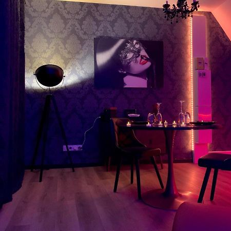 Love Room Avec Jacuzzi Prive Bonnetable ภายนอก รูปภาพ