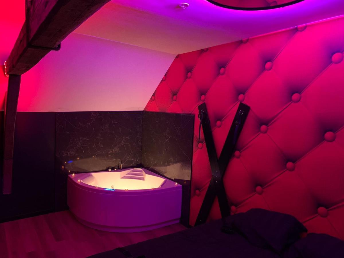 Love Room Avec Jacuzzi Prive Bonnetable ภายนอก รูปภาพ