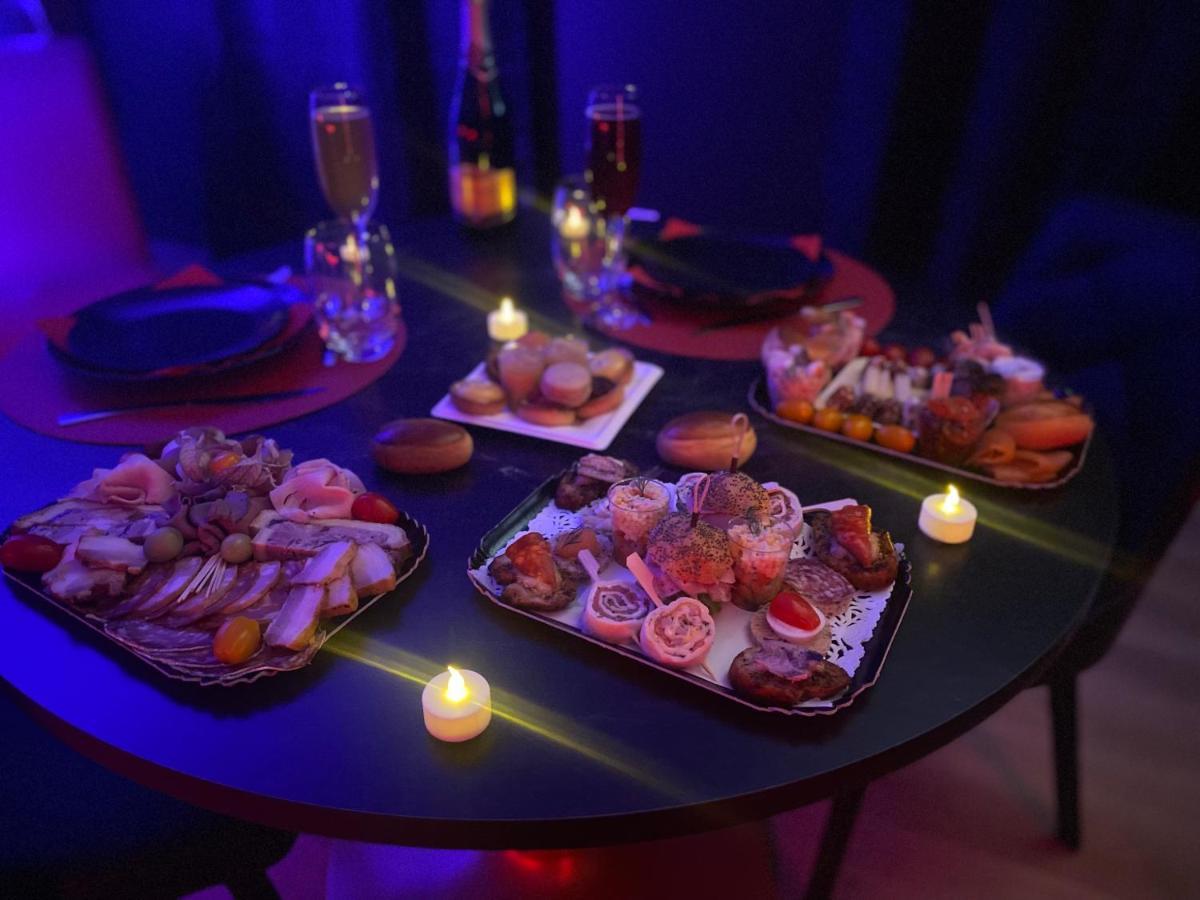 Love Room Avec Jacuzzi Prive Bonnetable ภายนอก รูปภาพ